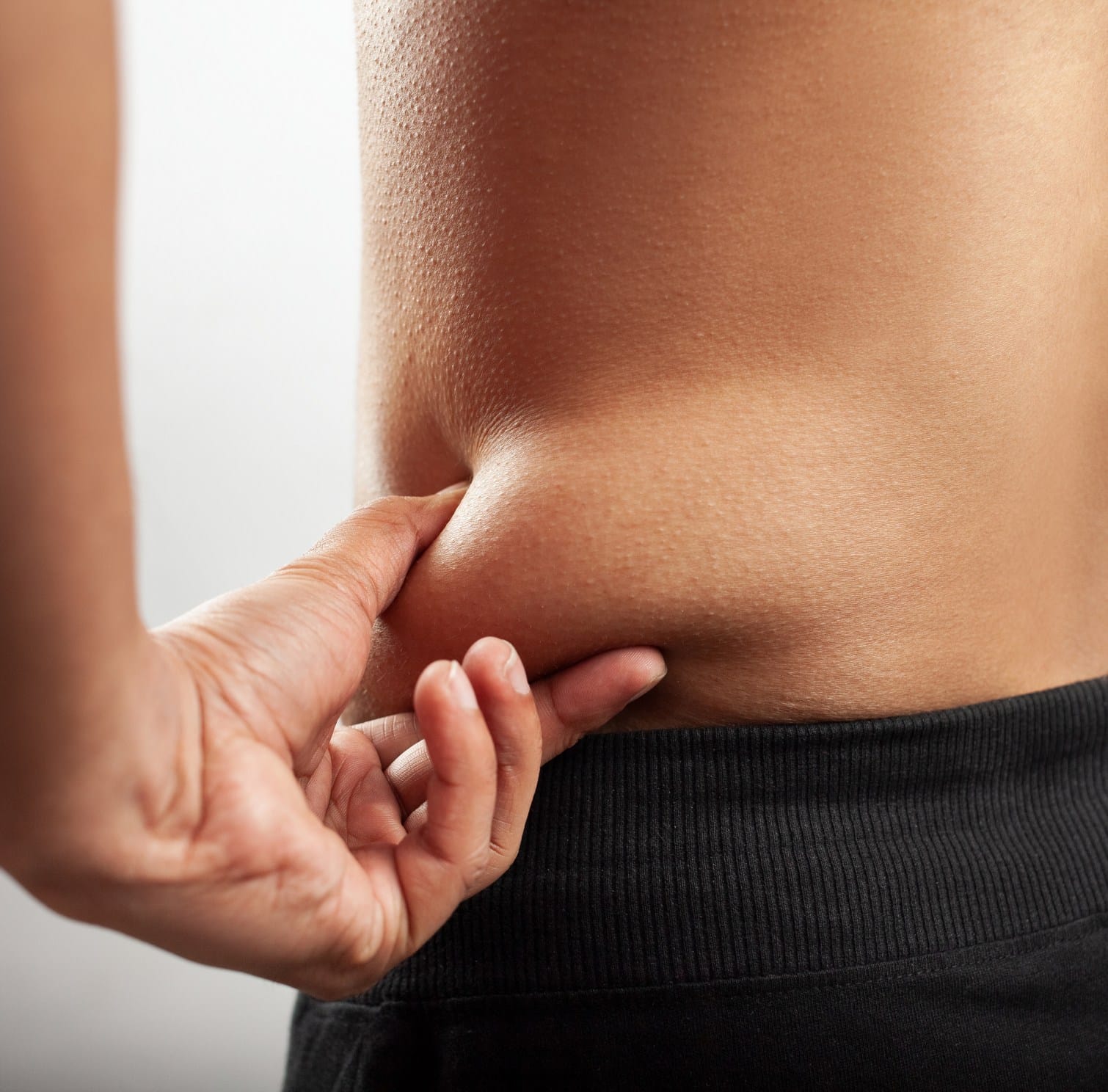 Liposuccion poignées d'amour à Bordeaux | liposuccion des flancs tarif | Dr Fiona Goldammer